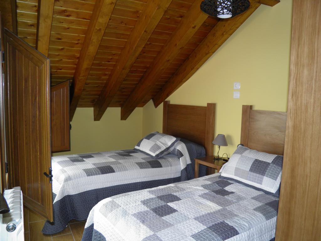 Apartamentos Turisticos Peñafiel Værelse billede